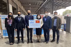 Gobierno de Argentina dona a Vietnam 500 mil dosis de vacunas contra el COVID-19
