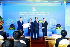 Estrenan Bolsa de valores de Vietnam 
