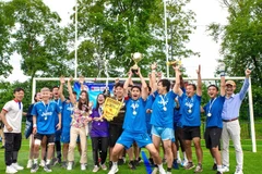 Vietnamitas organizan torneo de fútbol en Francia
