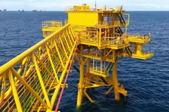 Vietsovpetro recibe primer flujo de petróleo de plataformas BK-18A y BK-19