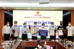 Vietnam recauda fondo millonario para adquisición de vacunas contra COVID-19