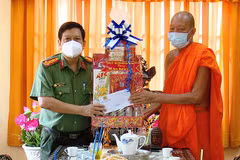 Felicitan a comunidad de Khmer en Bac Lieu por el Festival Sene Dolta