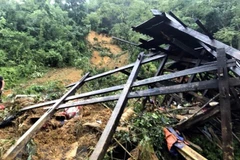 Mueren tres niños por deslizamiento de tierra en provincia vietnamita
