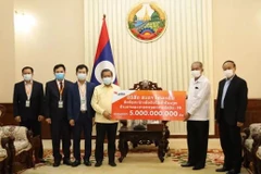 Empresa vietnamita apoya a Laos contra el COVID-19