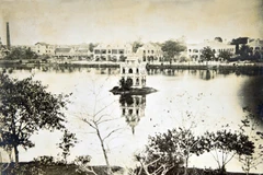 Historia del emblemático lago Hoan Kiem contada a través de fotos y documentos