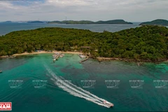 Proponen prueba piloto de pasaporte de vacunación para turistas en isla vietnamita de Phu Quoc