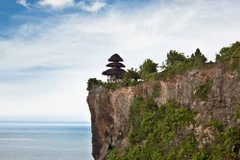 Suspenden plan de reabrir Bali para turistas debido a COVID-19