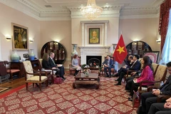 Viceprimer ministro de Vietnam se reúne con funcionarios y empresarios estadounidenses