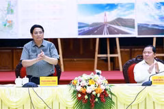 Trazan orientaciones para desarrollo de provincia vietnamita de Hoa Binh