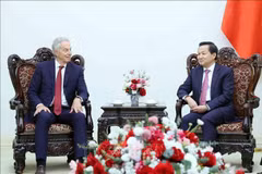 Vicepirmer ministro de Vietnam recibe al exprimer ministro británico Tony Blair
