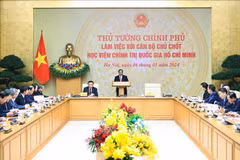 Premier vietnamita visita Academia Nacional de Política Ho Chi Minh