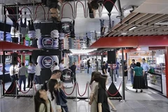 Singapur implementa robots de inteligencia artificial para el comercio minorista