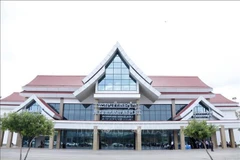 Laos convertirá aeropuerto financiado y construido por Vietnam en aeródromo internacional 