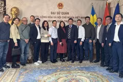 Intelectuales vietnamitas en extranjero desean contribuir más al desarrollo nacional