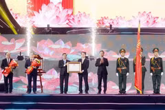 Presidente asiste a conmemoración de aniversario de fundación de provincia de Hau Giang