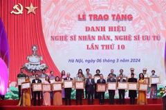 Artistas del Pueblo son activo precioso del país, resalta presidente de Vietnam