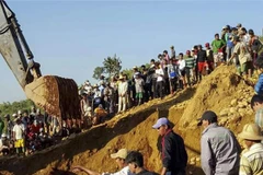 Al menos cuatro muertos en naufragio en Indonesia