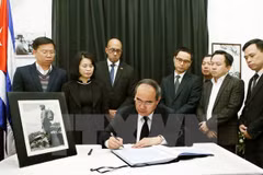 Presidente de FPV rinde homenaje al comandante cubano Fidel Castro