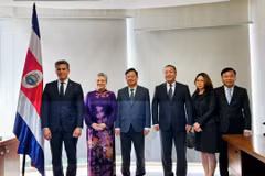 La delegación del Partido Comunista de Vietnam y los dirigentes del gobernante Partido Progreso Social Democrático (PPSD) en Costa Rica. (Fuente: VNA)