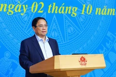 El primer ministro Pham Minh Chinh habla en la reunión. (Fuente: VNA)