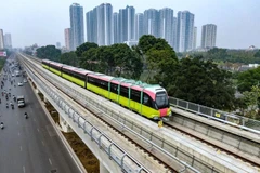 El ferrocarril urbano Nhon-Hanoi se somete a una prueba operativa. (Foto: Vietnam+)