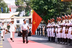 El primer ministro de Vietnam, Pham Minh Chinh, visita a las fuerzas de seguridad pública de la provincia de Dak Lak. (Foto: VNA)