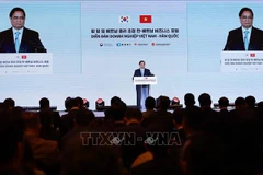 El primer ministro Pham Minh Chinh interviene en el Foro Empresarial Vietnam-Corea del Sur. (Foto: VNA)