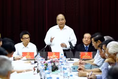 Premier vietnamita elogia contribuciones de escritores y artistas nacionales