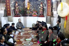 Festival de canto folclórico ameniza ambiente primaveral de provincia vietnamita