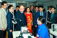 Premier vietnamita asiste a conferencia de promoción de inversión en Tuyen Quang 