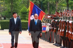 Prensa laosiana destaca significado de visita de premier vietnamita 