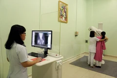 Sufren mujeres vietnamitas de cáncer de mama con edad cada vez más temprana