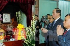 Presidente de Vietnam rinde homenaje a Ho Chi Minh 