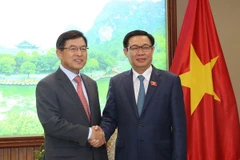 Destacan asistencia de Samsung al desarrollo de industrias auxiliares en Vietnam