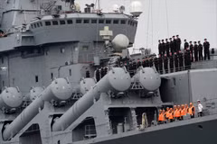 Flota del Pacífico de la Armada rusa visita puerto vietnamita de Cam Ranh 