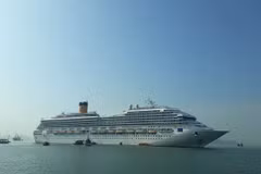 Inauguran nueva ruta de cruceros entre localidades vietnamita de Quang Ninh y china de Fujian