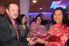 Vietnamitas en ultramar festejan el Tet