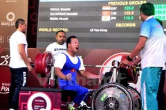 Pesista vietnamita establece nuevo récord mundial en campeonato para minusválidos en México
