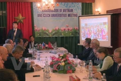 Vietnam y República Checa revisan cooperación educativa