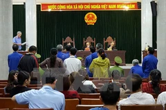 Condenan a prisión en Vietnam a sujetos por fraude millonario 