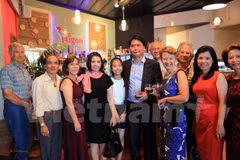 Celebran vietnamitas en Nueva Zelanda llegada de primavera