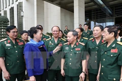 Parlamento de Vietnam perfecciona políticas a favor de personas meritorias