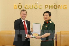 Vietnam y Francia registran buen desarrollo de cooperación en defensa