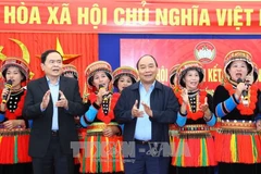 Premier vietnamita asiste a Fiesta de unidad nacional en Bac Kan