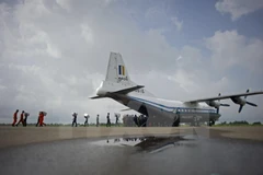 Hallan cadáveres y fuselaje del avión desaparecido en Myanmar