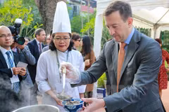 Cocineros de 24 restaurantes vietnamitas demostrarán técnicas de culinaria francesa