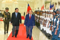 Premier camboyano destaca histórico significado de la visita de su par vietnamita