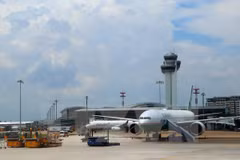 Vietnam invierte 261 millones de dólares en modernización de infraestructura aeroportuaria 