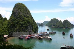 Bahía vietnamita de Ha Long atrae a más de 26 mil turistas en primeros días de 2017