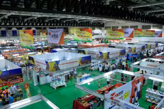 Feria comercial Vietnam- Laos favorece cooperación empresarial 